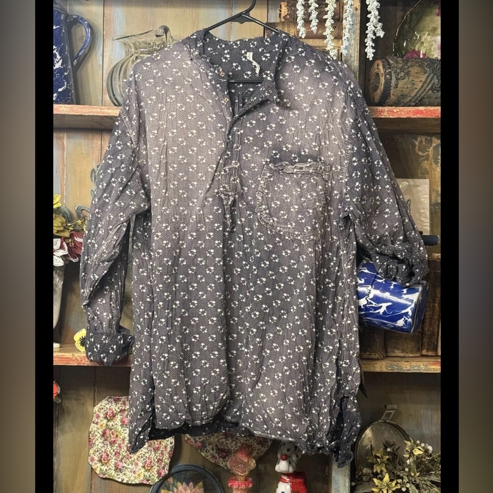 Magnolia Pearl Tunic Faded Navy/White Floral & Dot mending, patches, NICE!